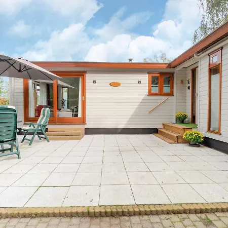 Delightful Chalet In With Garden בקתה פוטן