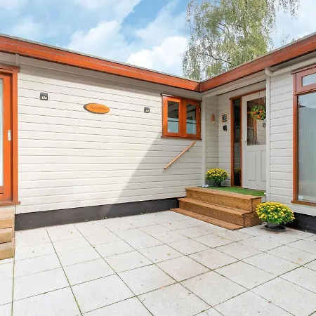 Delightful Chalet In With Garden *